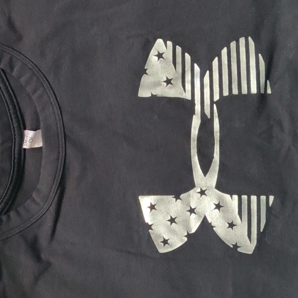 EUC Under Armour muscle tank - Picture 2 of 6